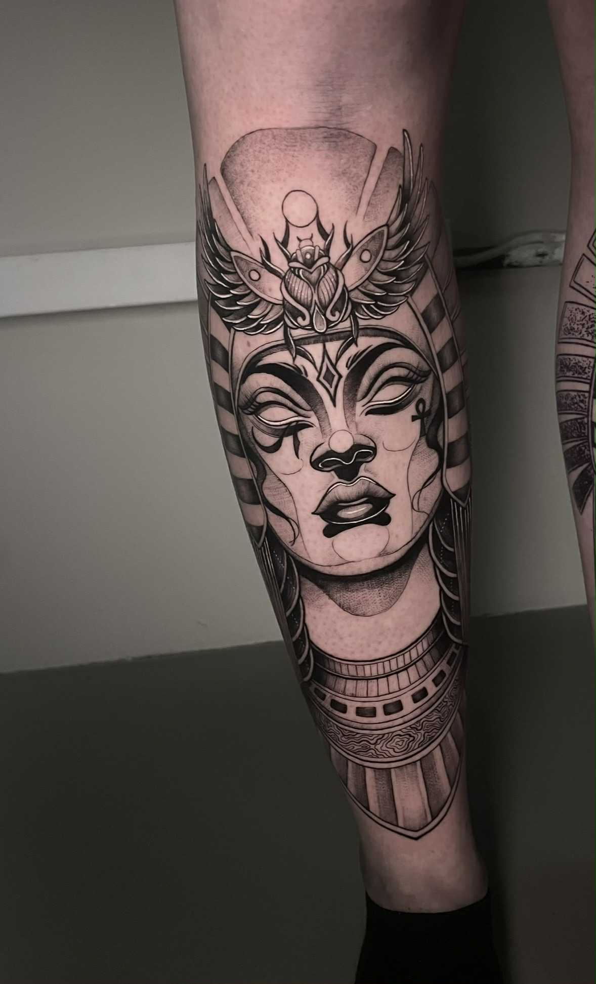 Egyptisk dronning-tatovering af Nicki