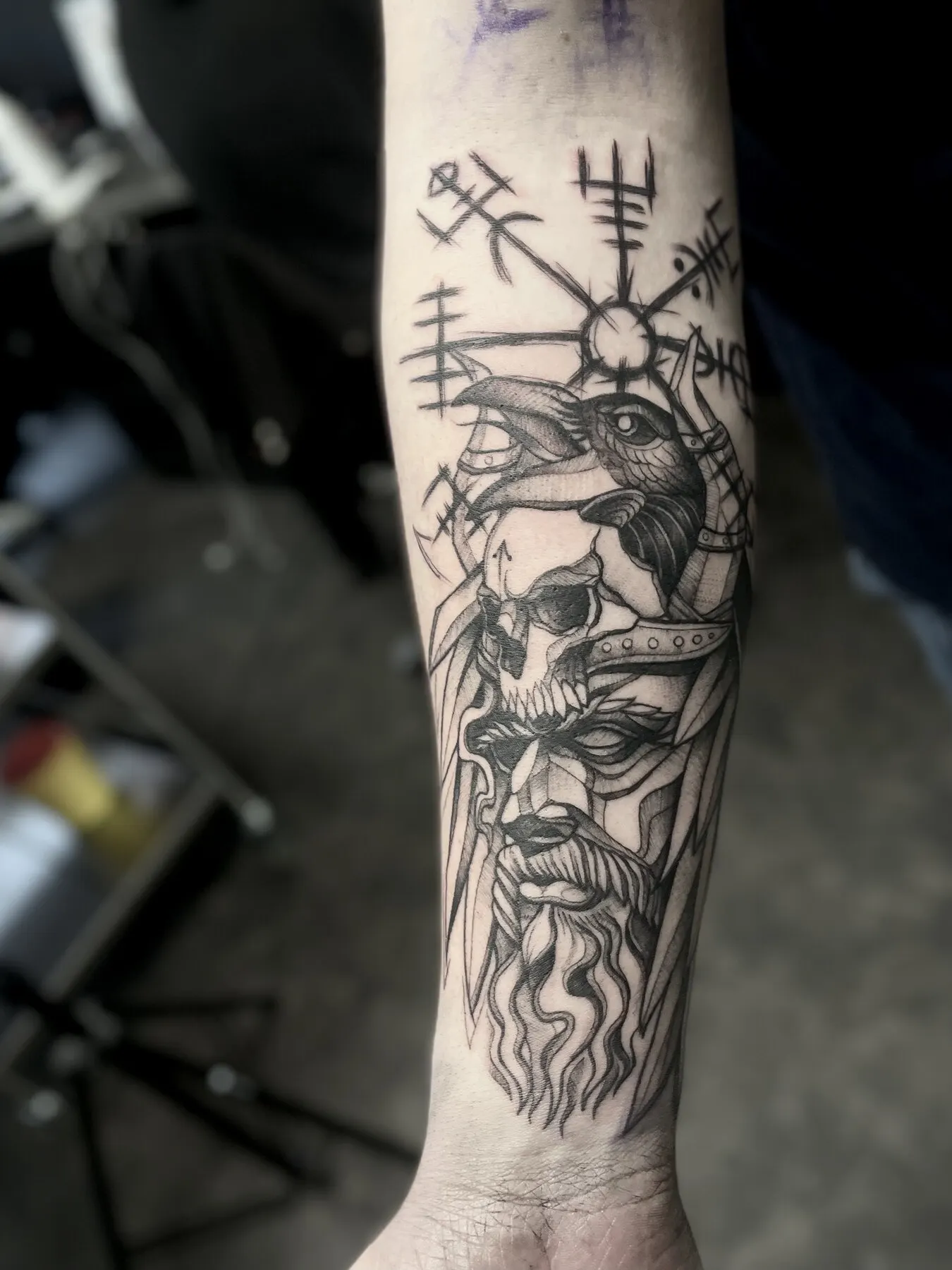 Hvor gammel skal man være for at få en tatovering?